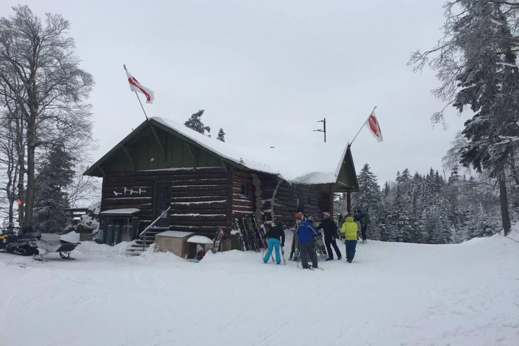 The Mountainside By Escapades Tremblant Apartment Mont-Tremblant Ngoại thất bức ảnh